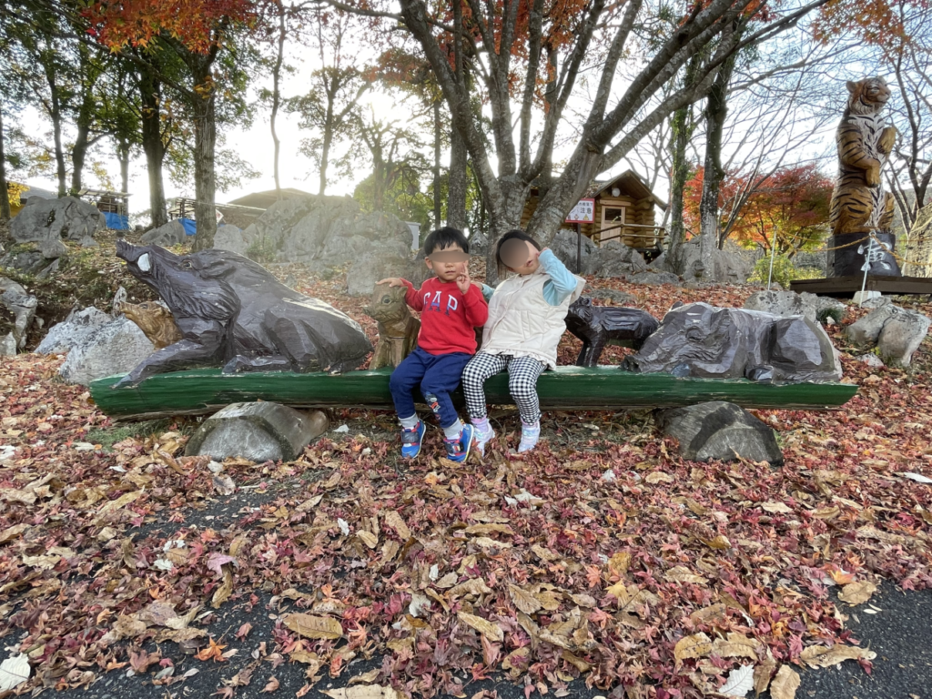 秋吉台家族旅行村のイノシシの像